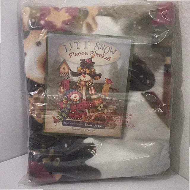 LET IT SNOW FLEECE BLANKET SNOWMAN BOOKS ARE FUN 53 ¾” X 64 ¼” NEW Winter